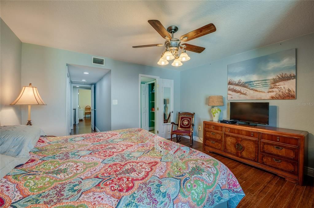 En Venta: $289,000 (2 camas, 2 baños, 1205 Pies cuadrados)