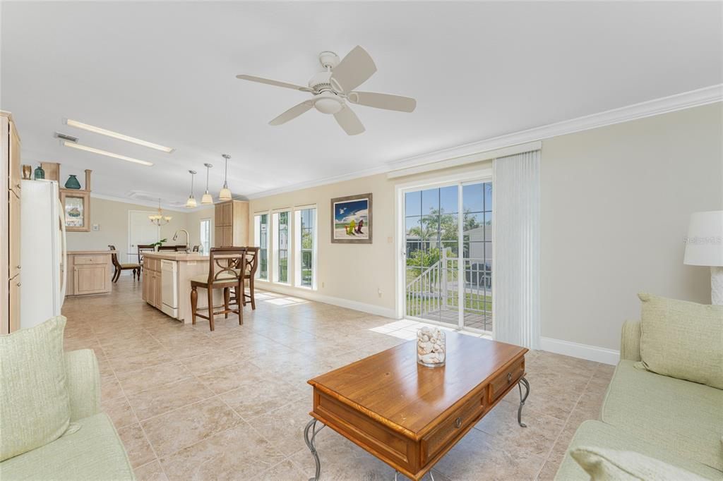 待售: $219,900 (3 贝兹, 2 浴室, 1860 平方英尺)