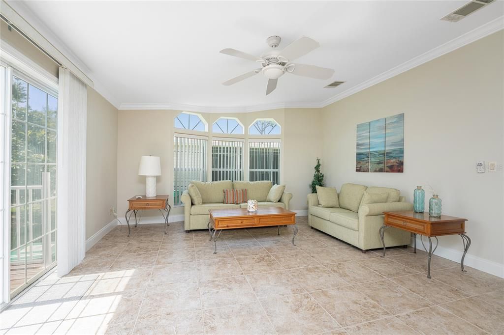 待售: $219,900 (3 贝兹, 2 浴室, 1860 平方英尺)