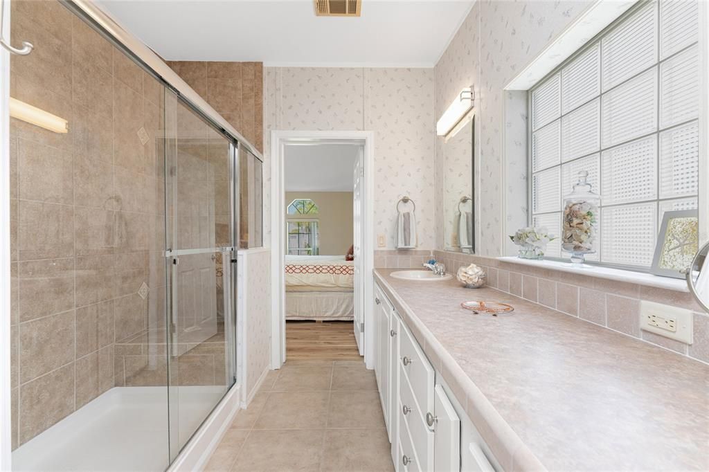 待售: $219,900 (3 贝兹, 2 浴室, 1860 平方英尺)