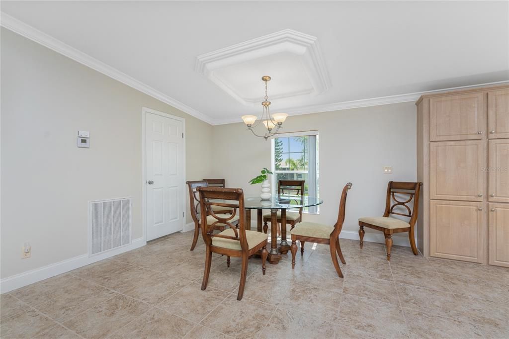 待售: $219,900 (3 贝兹, 2 浴室, 1860 平方英尺)