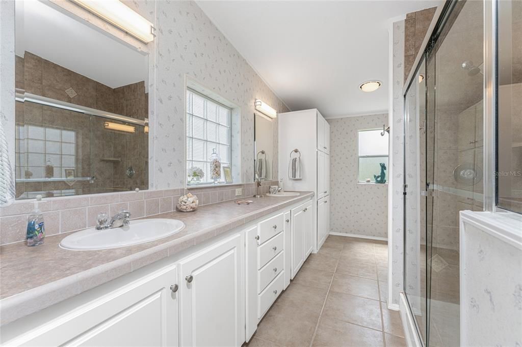 待售: $219,900 (3 贝兹, 2 浴室, 1860 平方英尺)