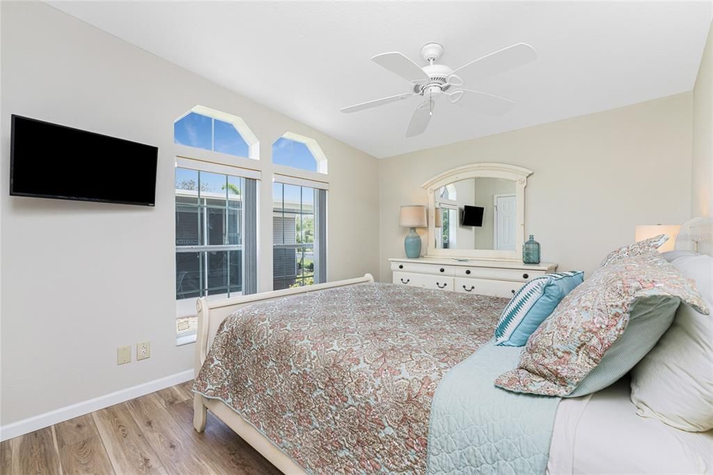 待售: $219,900 (3 贝兹, 2 浴室, 1860 平方英尺)