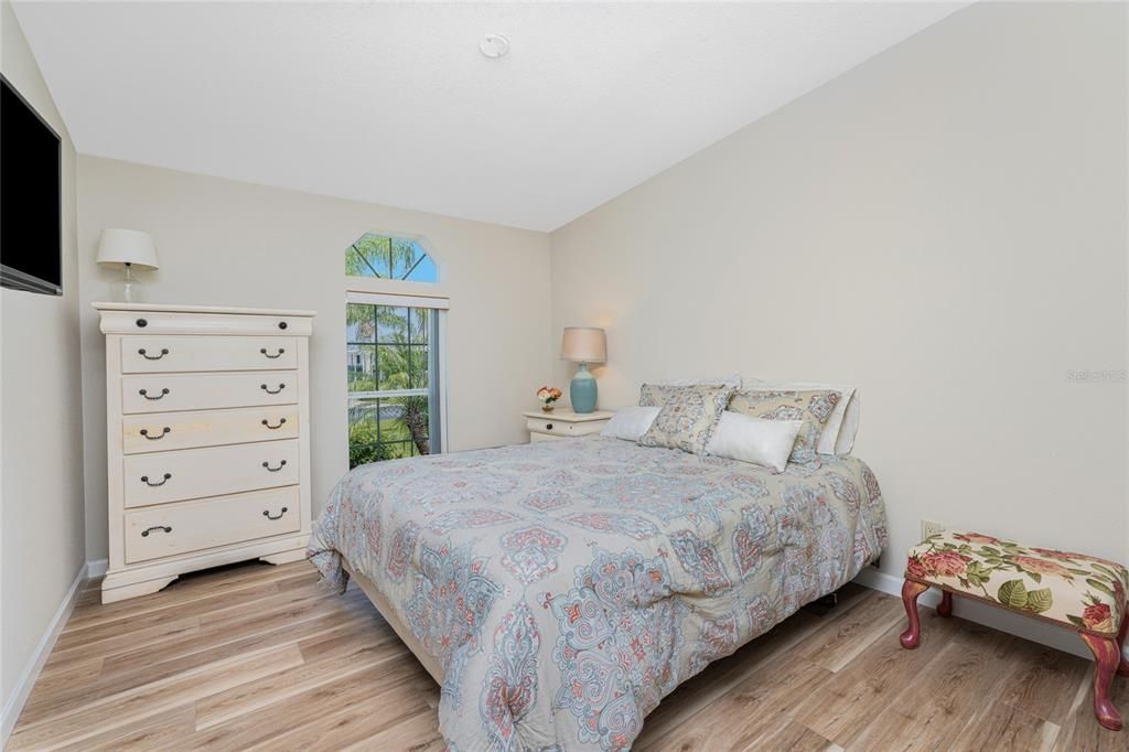 待售: $219,900 (3 贝兹, 2 浴室, 1860 平方英尺)