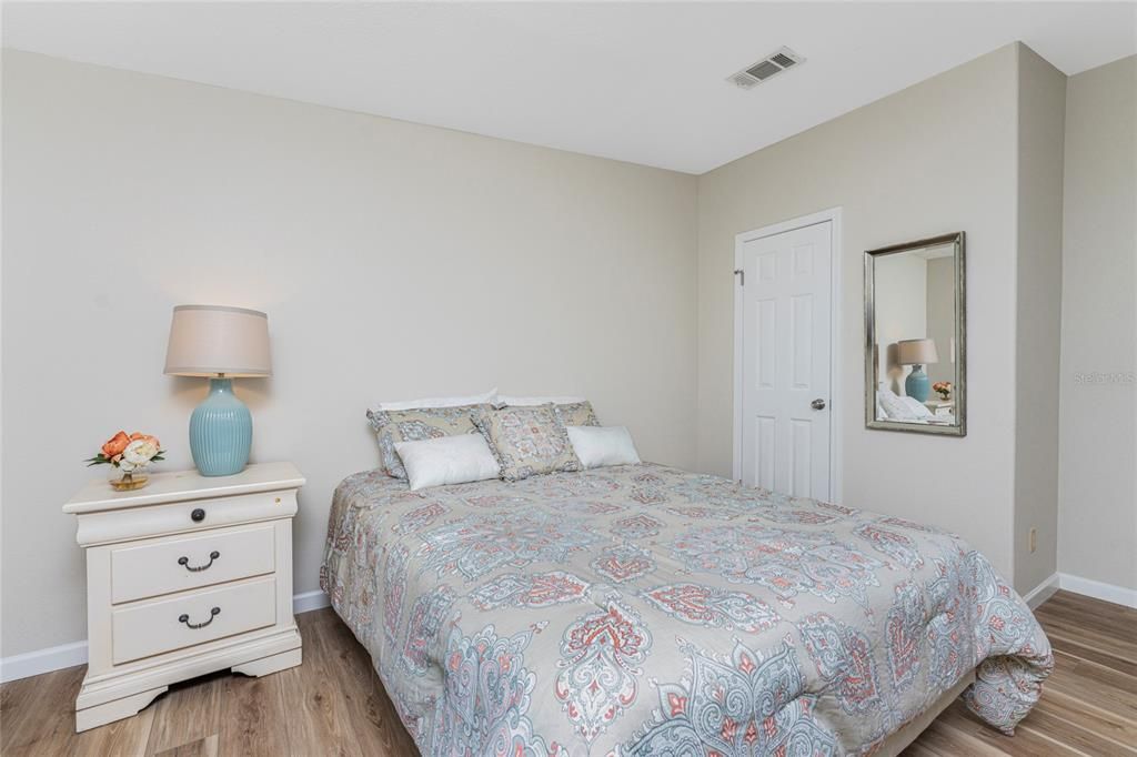 待售: $219,900 (3 贝兹, 2 浴室, 1860 平方英尺)