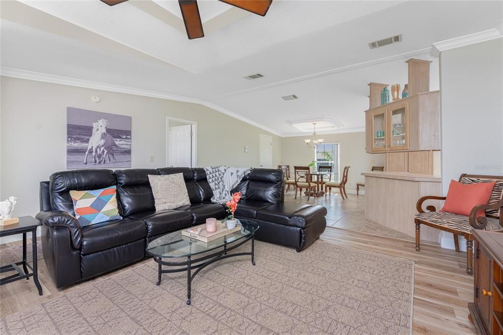 待售: $219,900 (3 贝兹, 2 浴室, 1860 平方英尺)