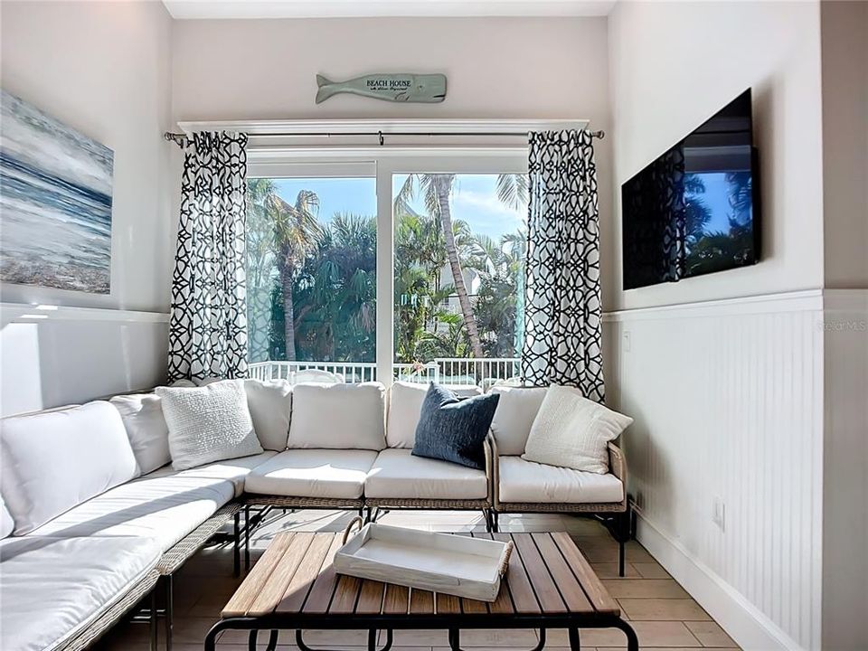 For Sale: $1,495,000 (4 beds, 3 baths, 1474 Square Feet)