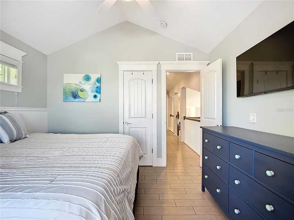 For Sale: $1,495,000 (4 beds, 3 baths, 1474 Square Feet)