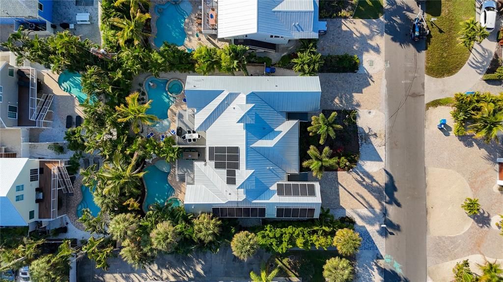 For Sale: $1,495,000 (4 beds, 3 baths, 1474 Square Feet)