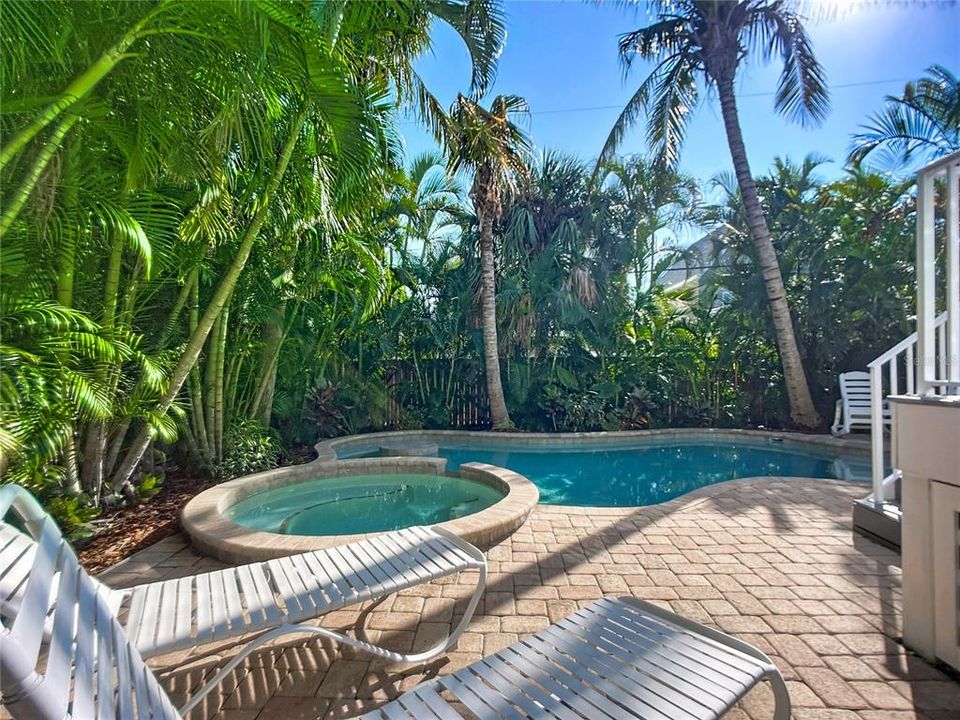 For Sale: $1,495,000 (4 beds, 3 baths, 1474 Square Feet)