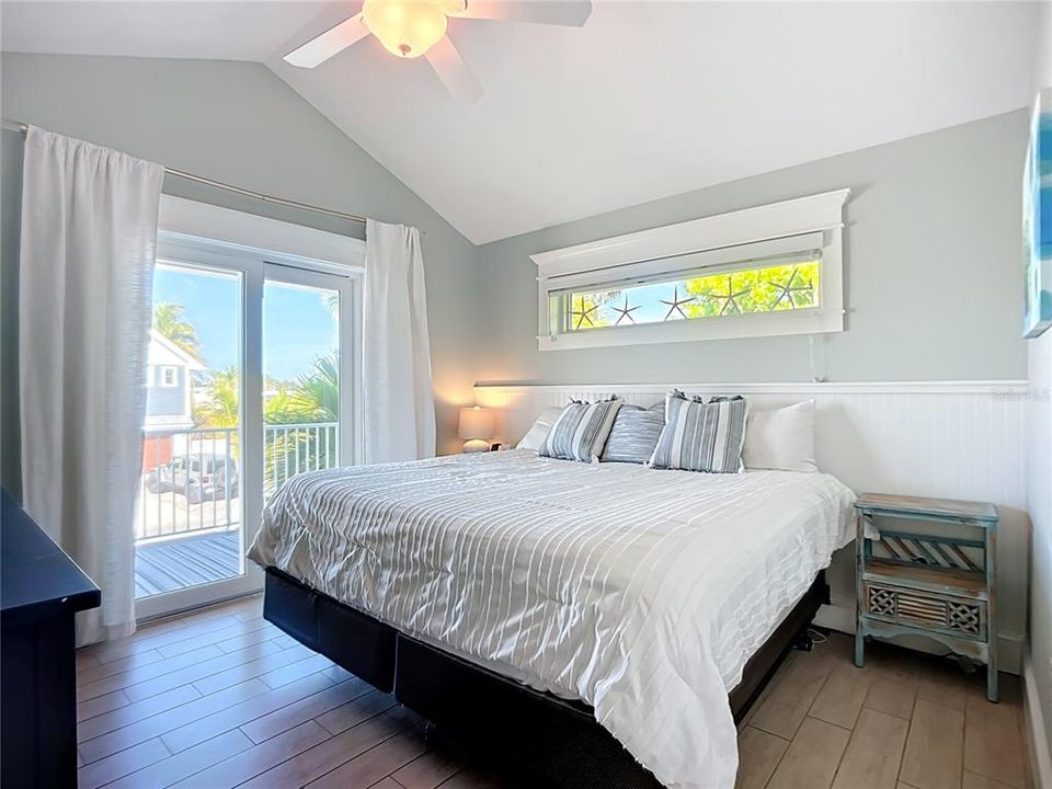 For Sale: $1,495,000 (4 beds, 3 baths, 1474 Square Feet)