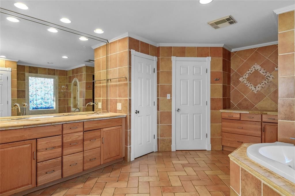 В аренду: $4,200 (4 спален, 2 ванн, 2368 Квадратных фут)