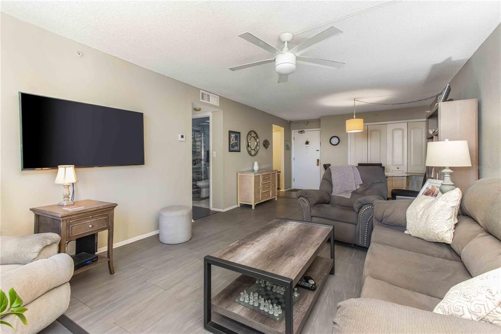 На продажу: $319,000 (1 спален, 1 ванн, 760 Квадратных фут)