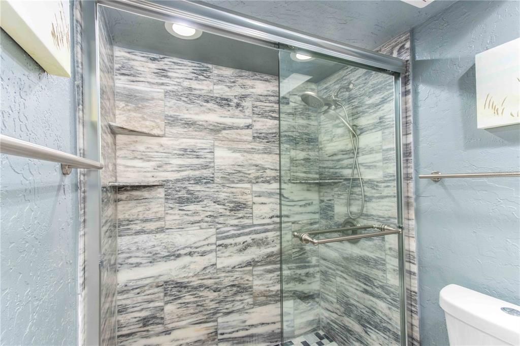 На продажу: $319,000 (1 спален, 1 ванн, 760 Квадратных фут)