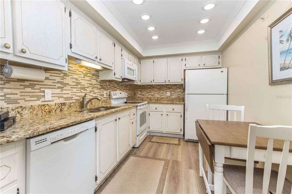 На продажу: $319,000 (1 спален, 1 ванн, 760 Квадратных фут)