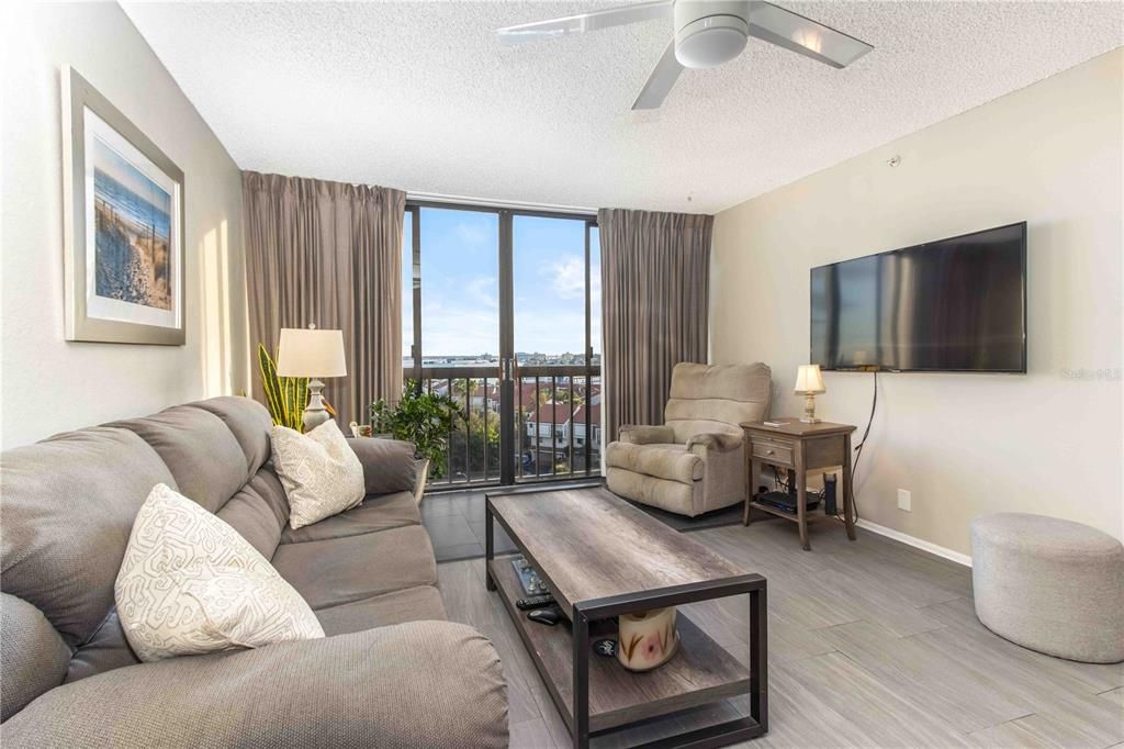 На продажу: $319,000 (1 спален, 1 ванн, 760 Квадратных фут)