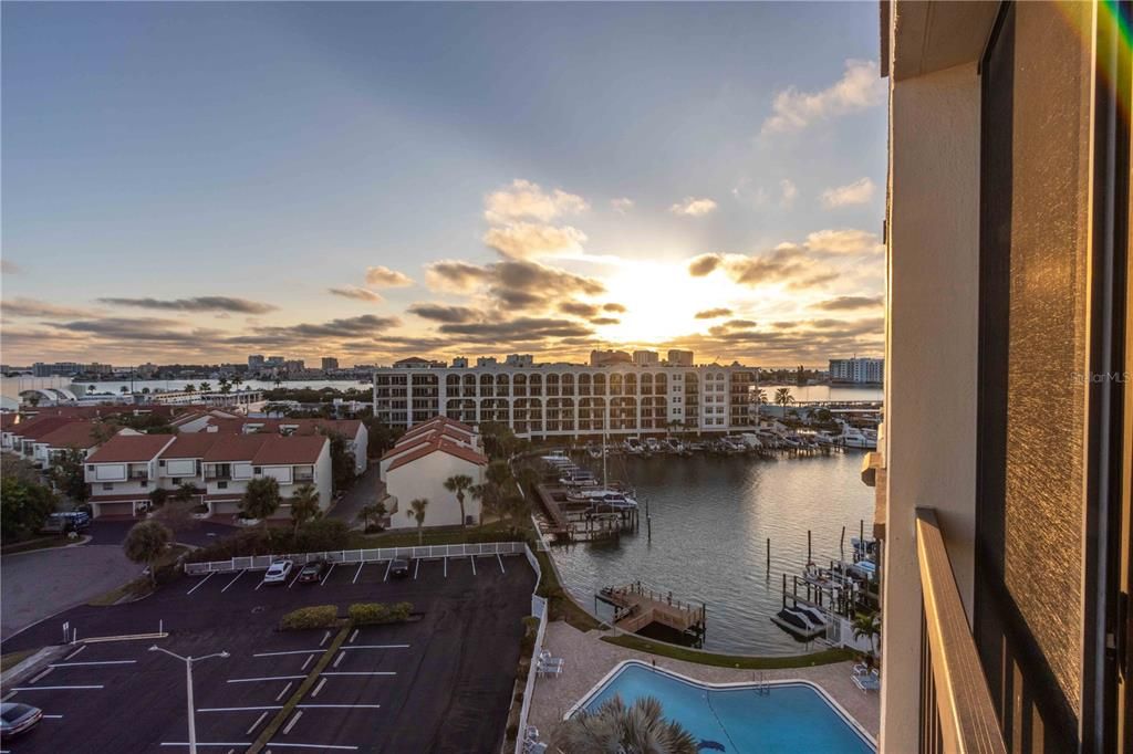 На продажу: $319,000 (1 спален, 1 ванн, 760 Квадратных фут)