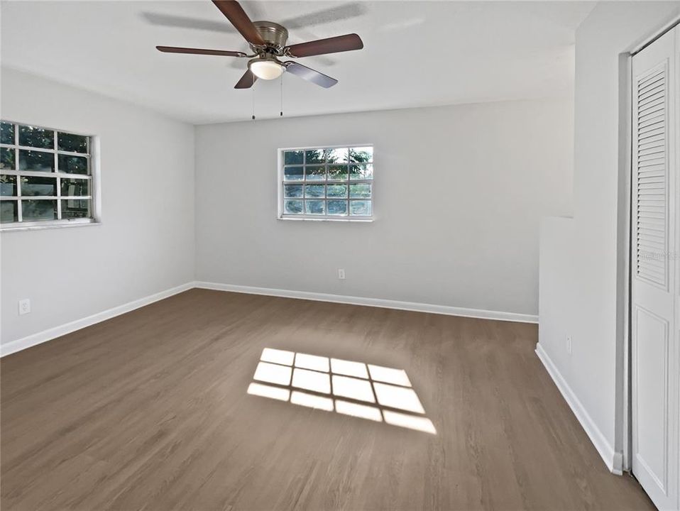 На продажу: $256,000 (3 спален, 2 ванн, 1499 Квадратных фут)