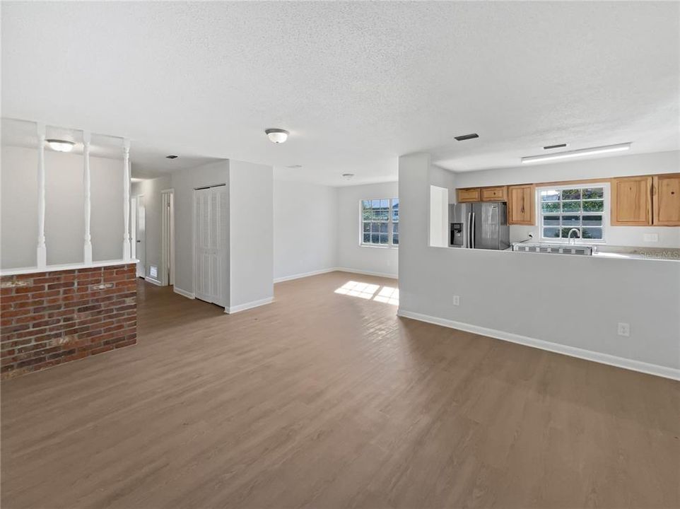 На продажу: $256,000 (3 спален, 2 ванн, 1499 Квадратных фут)