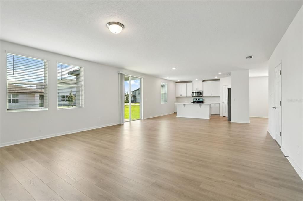 For Sale: $452,975 (4 beds, 3 baths, 2631 Square Feet)