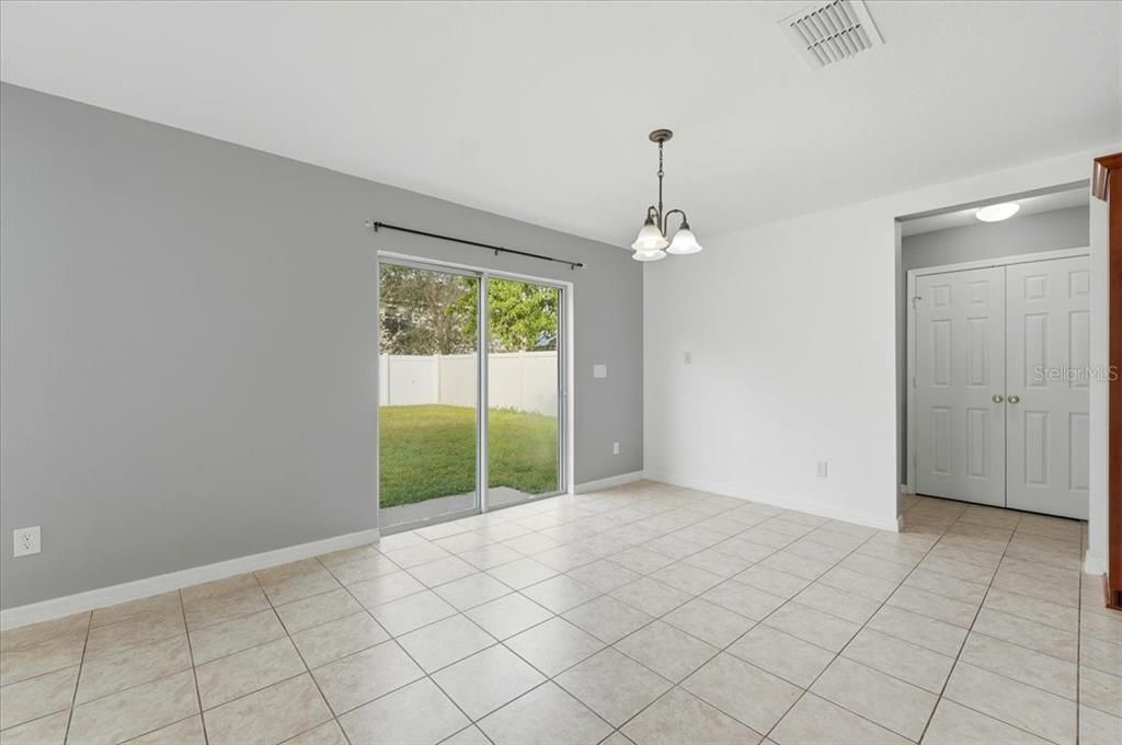 На продажу: $365,000 (3 спален, 2 ванн, 2560 Квадратных фут)