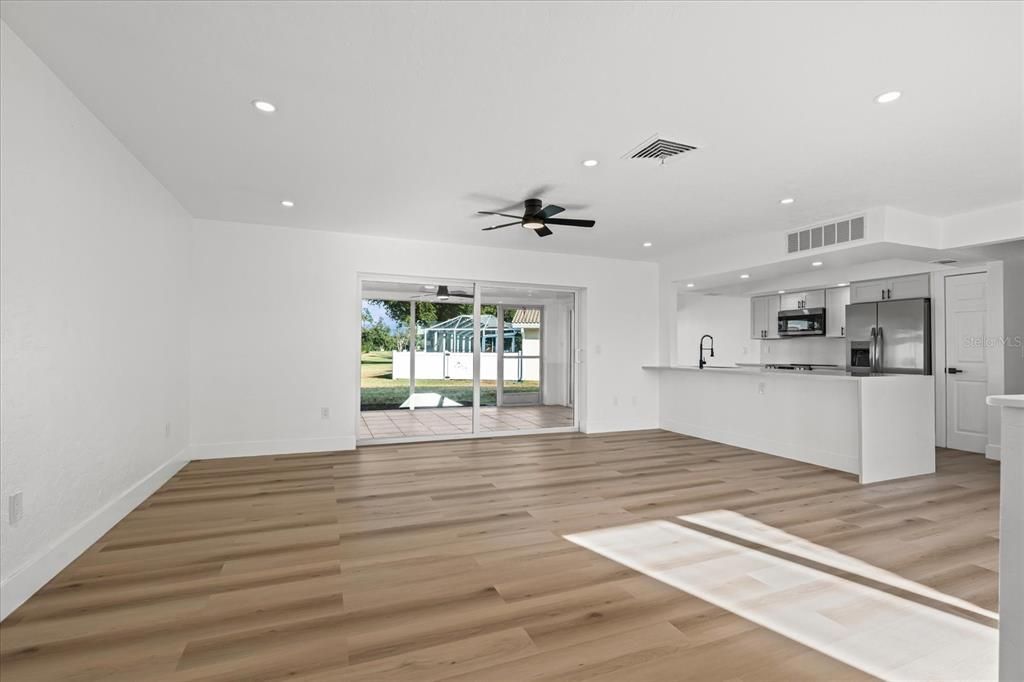 For Sale: $560,000 (3 beds, 2 baths, 1647 Square Feet)