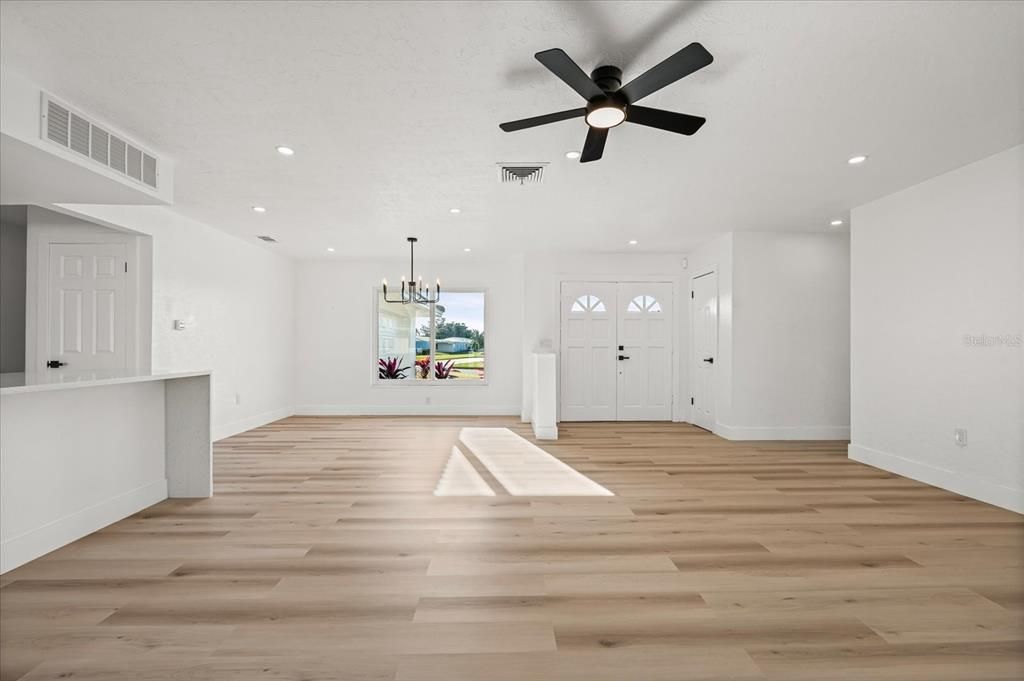 For Sale: $560,000 (3 beds, 2 baths, 1647 Square Feet)