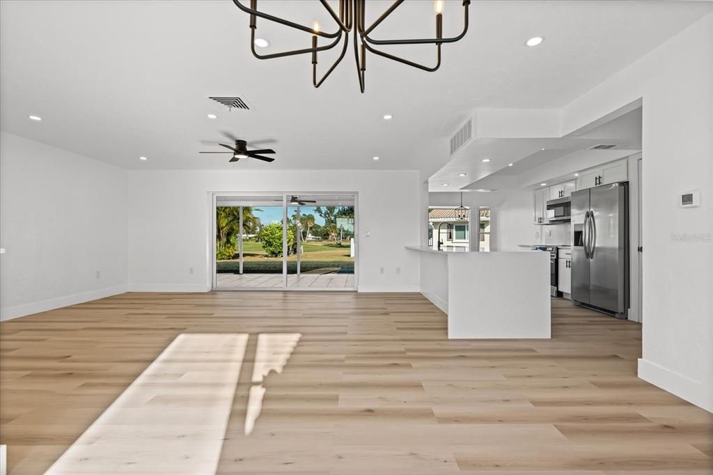 For Sale: $560,000 (3 beds, 2 baths, 1647 Square Feet)