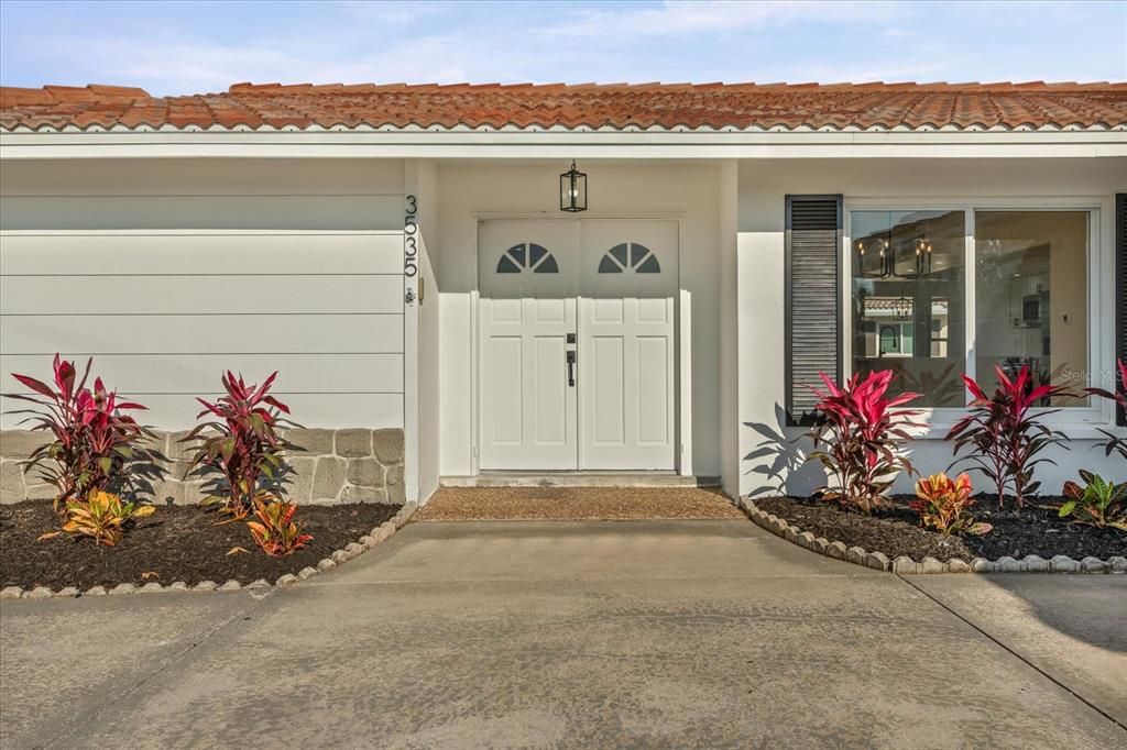 For Sale: $560,000 (3 beds, 2 baths, 1647 Square Feet)