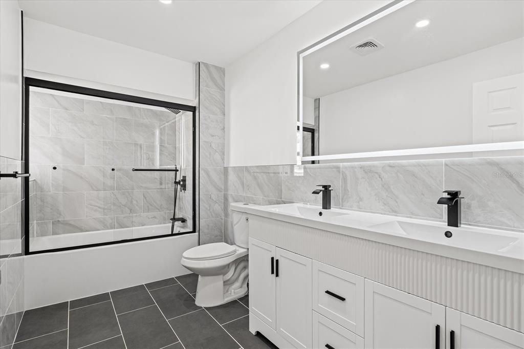 For Sale: $560,000 (3 beds, 2 baths, 1647 Square Feet)