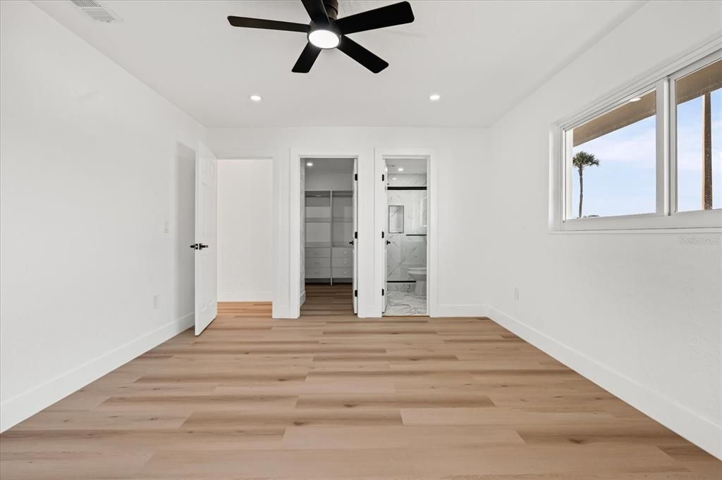 For Sale: $560,000 (3 beds, 2 baths, 1647 Square Feet)