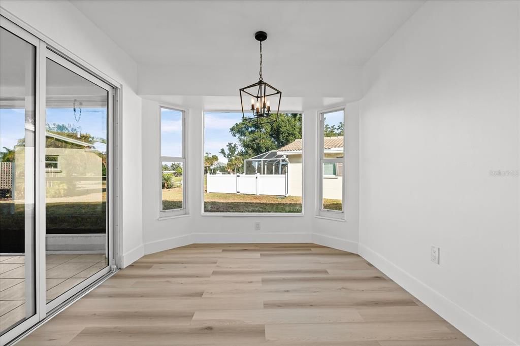 For Sale: $560,000 (3 beds, 2 baths, 1647 Square Feet)