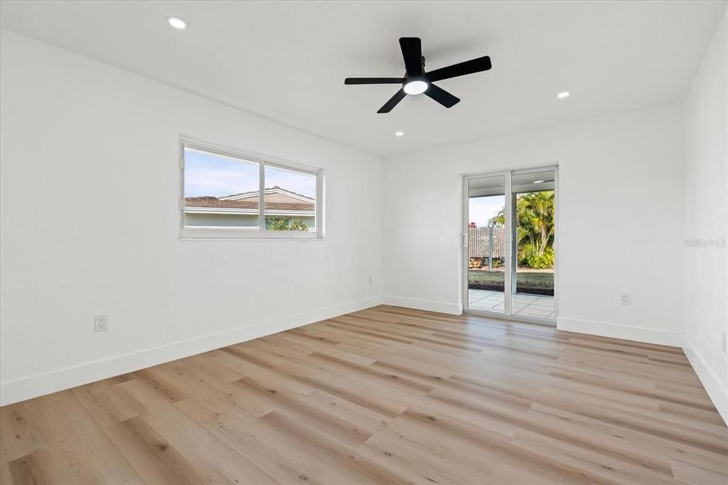 For Sale: $560,000 (3 beds, 2 baths, 1647 Square Feet)