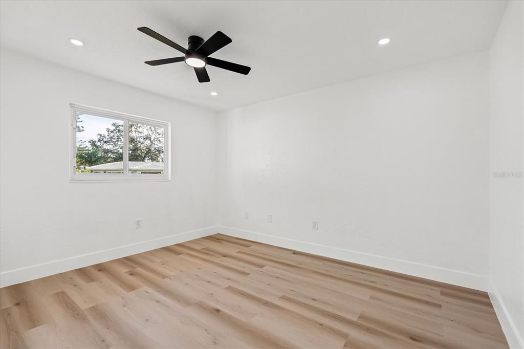 For Sale: $560,000 (3 beds, 2 baths, 1647 Square Feet)