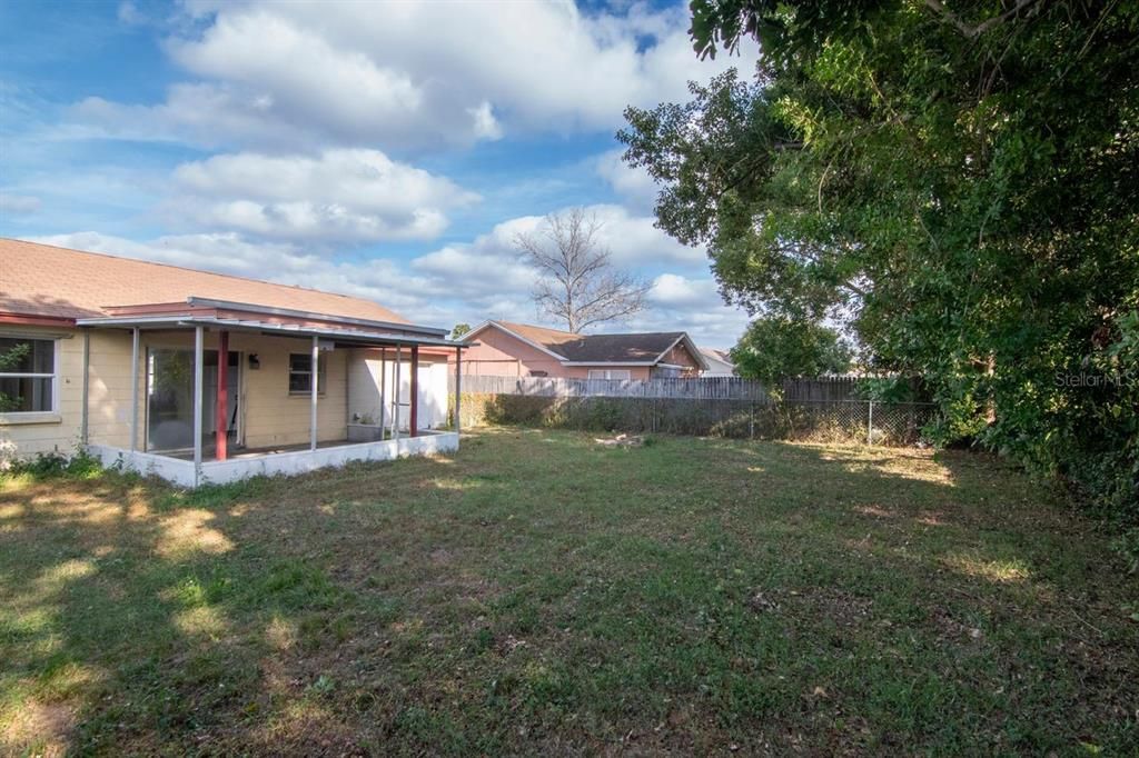 На продажу: $195,000 (2 спален, 1 ванн, 775 Квадратных фут)