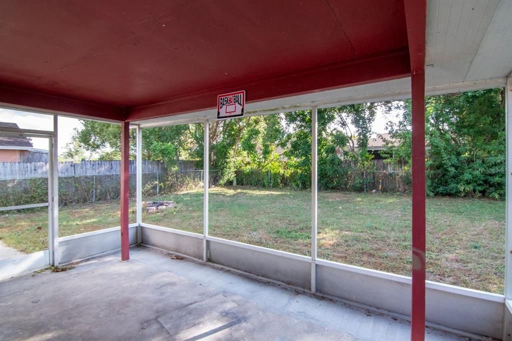 На продажу: $195,000 (2 спален, 1 ванн, 775 Квадратных фут)