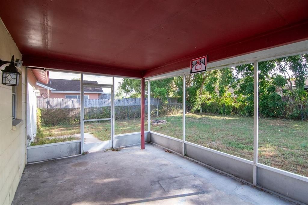 На продажу: $195,000 (2 спален, 1 ванн, 775 Квадратных фут)