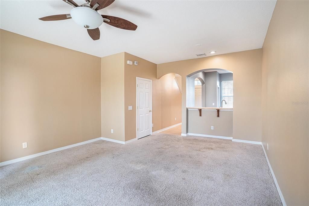 На продажу: $192,500 (2 спален, 2 ванн, 1120 Квадратных фут)