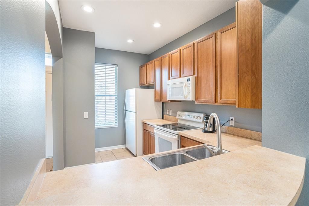 На продажу: $192,500 (2 спален, 2 ванн, 1120 Квадратных фут)