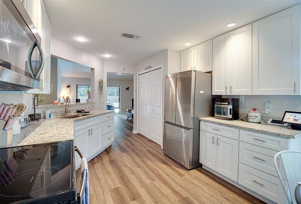 На продажу: $360,000 (3 спален, 2 ванн, 1434 Квадратных фут)