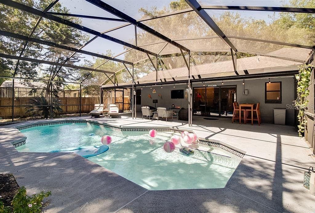 На продажу: $360,000 (3 спален, 2 ванн, 1434 Квадратных фут)