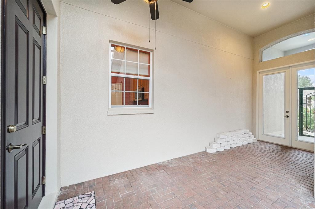 На продажу: $320,000 (3 спален, 2 ванн, 1577 Квадратных фут)