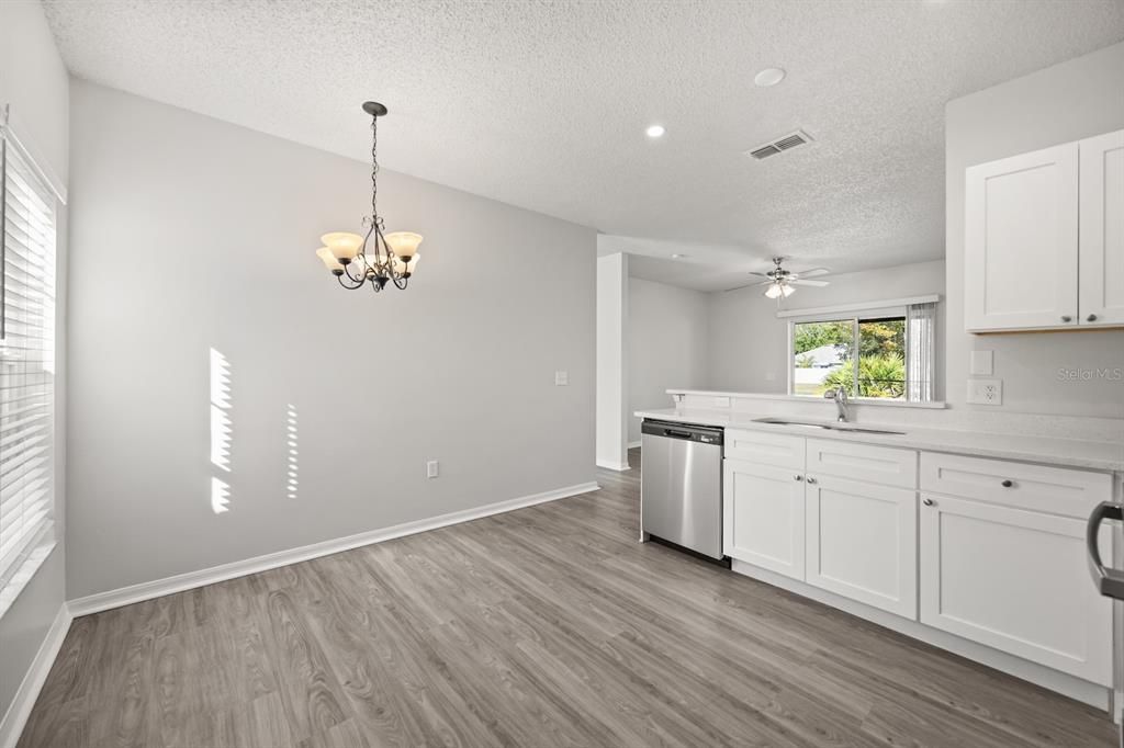 En Venta: $269,900 (3 camas, 2 baños, 1474 Pies cuadrados)