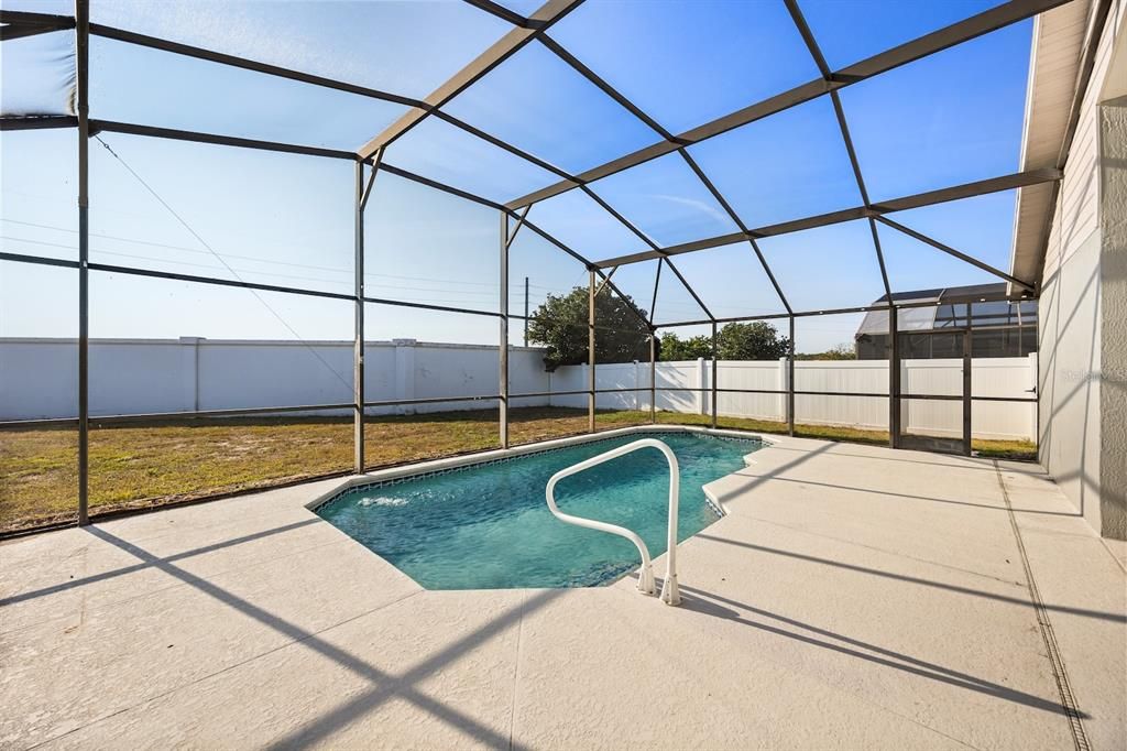 For Sale: $495,000 (5 beds, 4 baths, 2136 Square Feet)