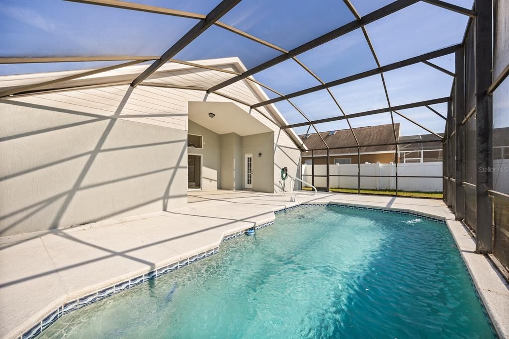 For Sale: $495,000 (5 beds, 4 baths, 2136 Square Feet)