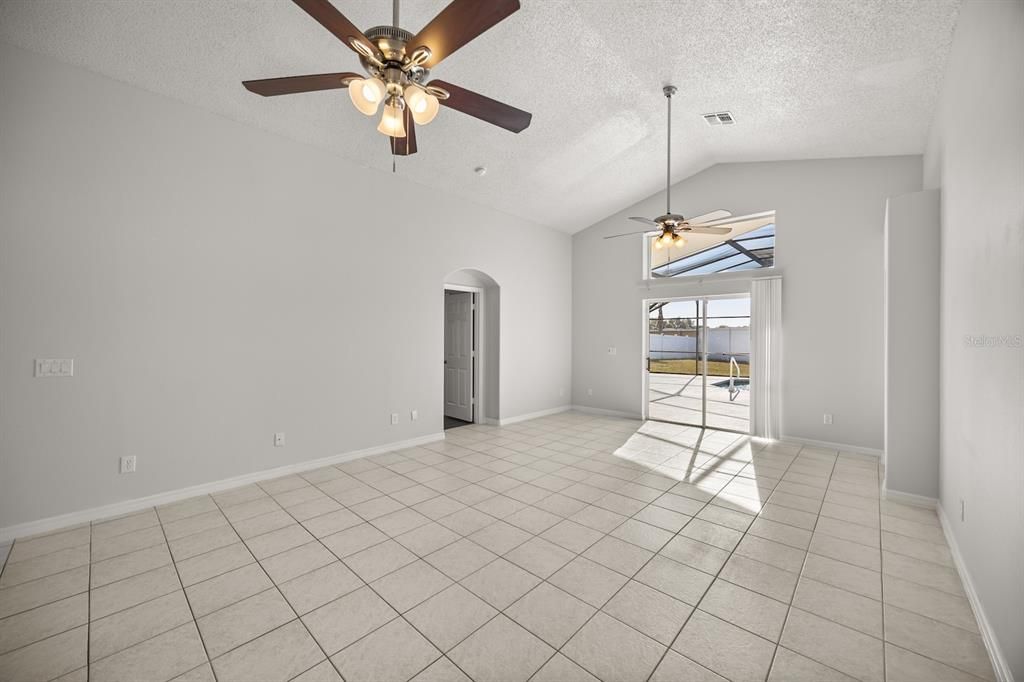 For Sale: $495,000 (5 beds, 4 baths, 2136 Square Feet)