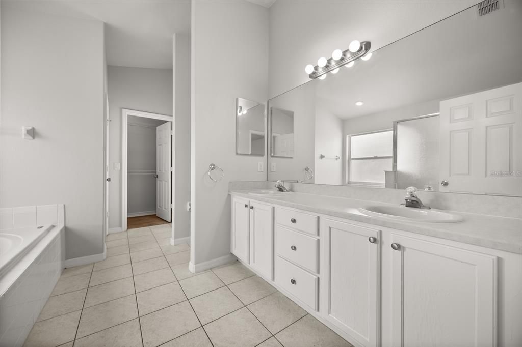 For Sale: $495,000 (5 beds, 4 baths, 2136 Square Feet)