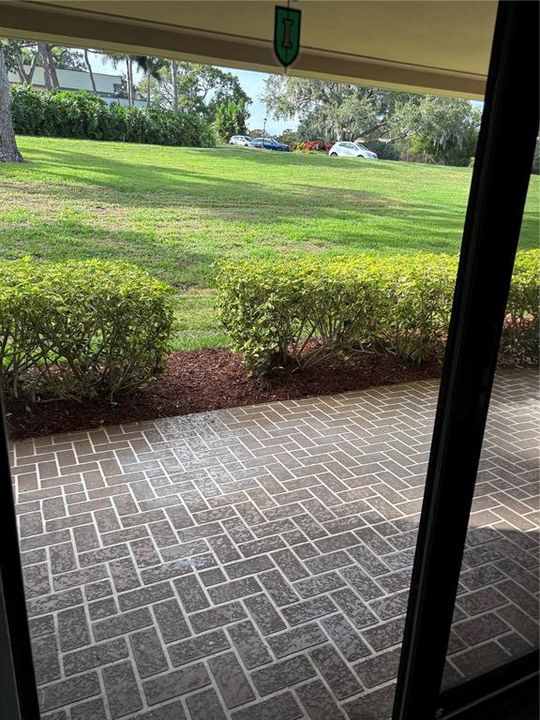 For Sale: $139,000 (1 beds, 1 baths, 610 Square Feet)