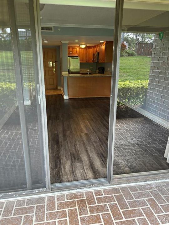 For Sale: $139,000 (1 beds, 1 baths, 610 Square Feet)