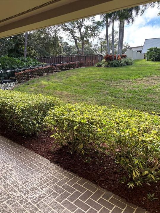 For Sale: $139,000 (1 beds, 1 baths, 610 Square Feet)